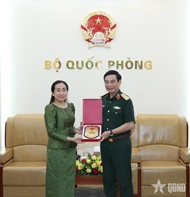 General Phan Van Giang receives Cambodian Ambassador to Viet Nam